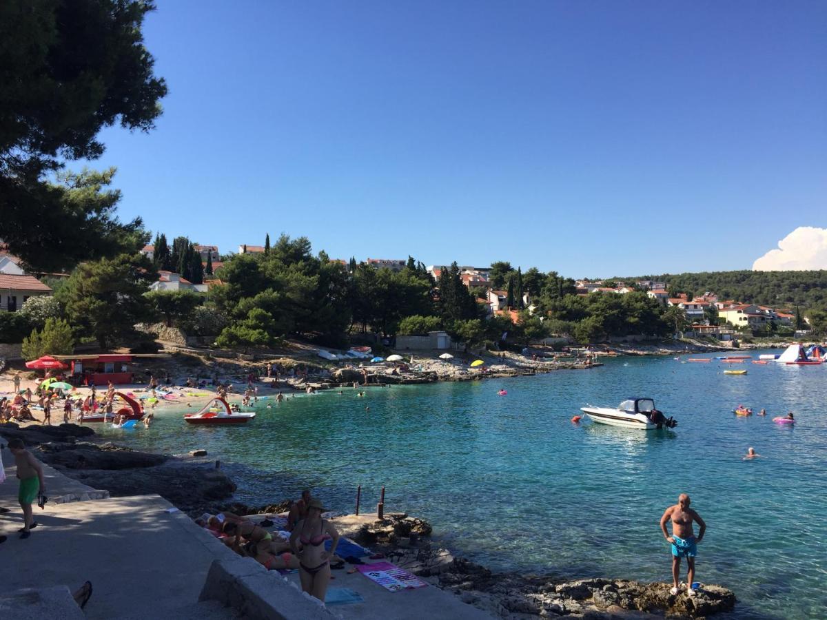 Villa Dani Sea & Pool Apartments Trogir Exterior foto