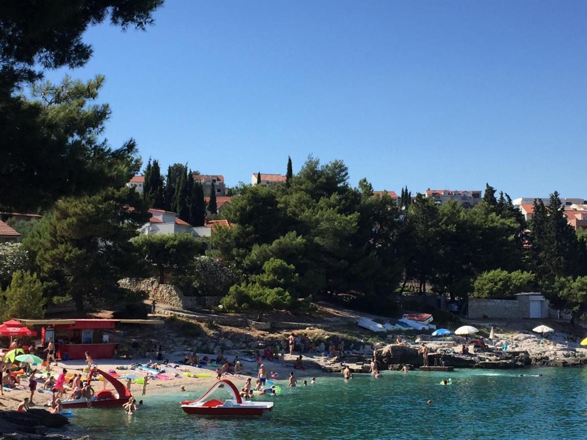 Villa Dani Sea & Pool Apartments Trogir Exterior foto