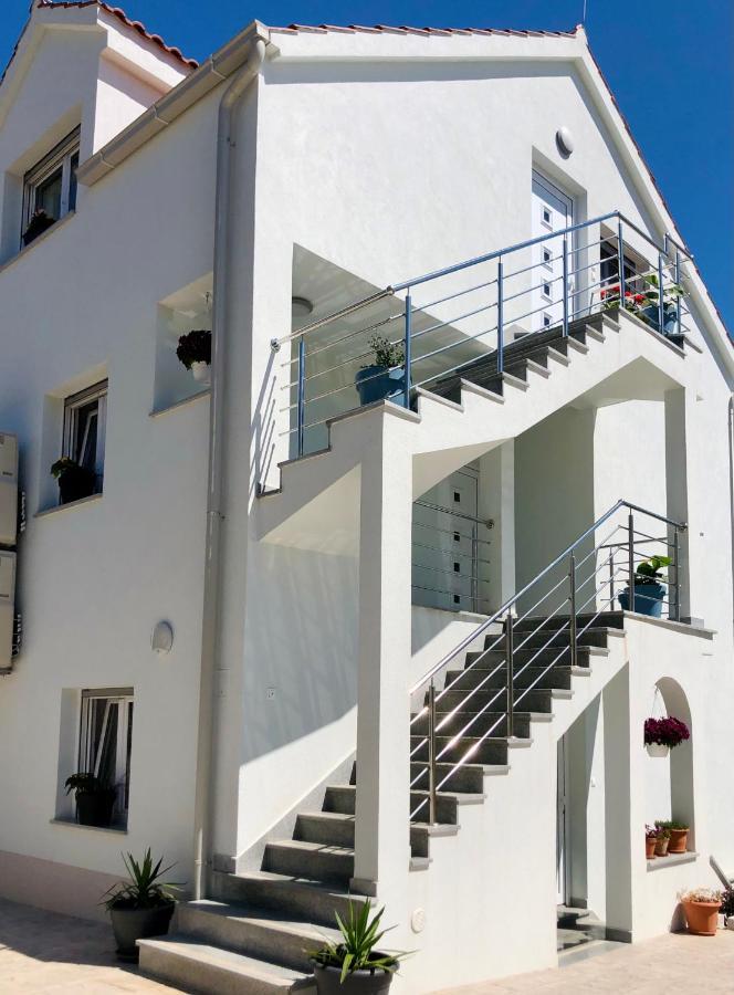 Villa Dani Sea & Pool Apartments Trogir Exterior foto